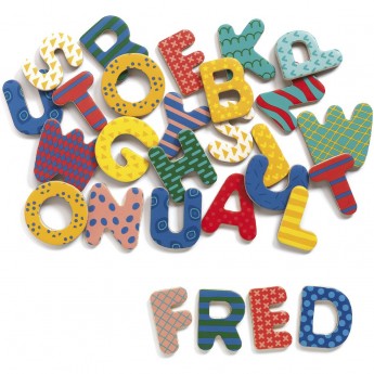 Магниты DJECO «ЛАТИНСКИЕ БУКВЫ», 38 шт.